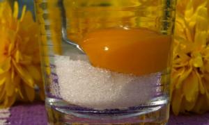 Гоголь-моголь из яиц и сахара - рецепт, польза и вред
